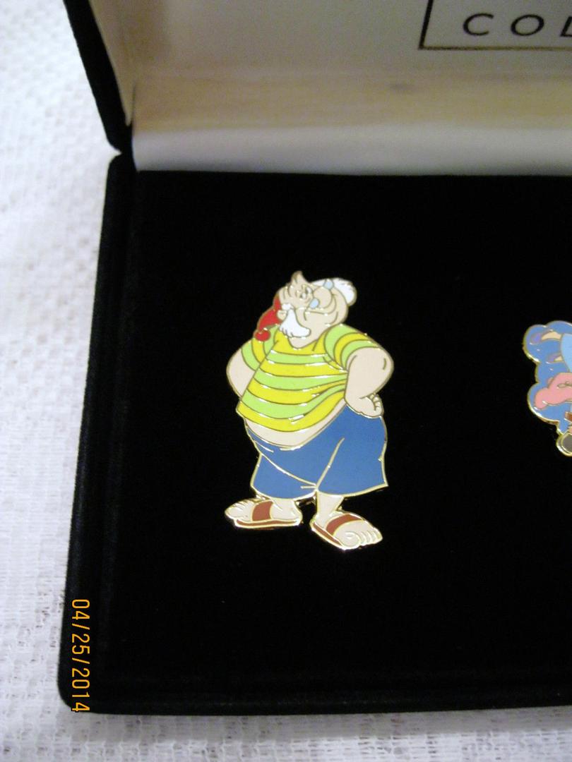 Peter Pan Pins set