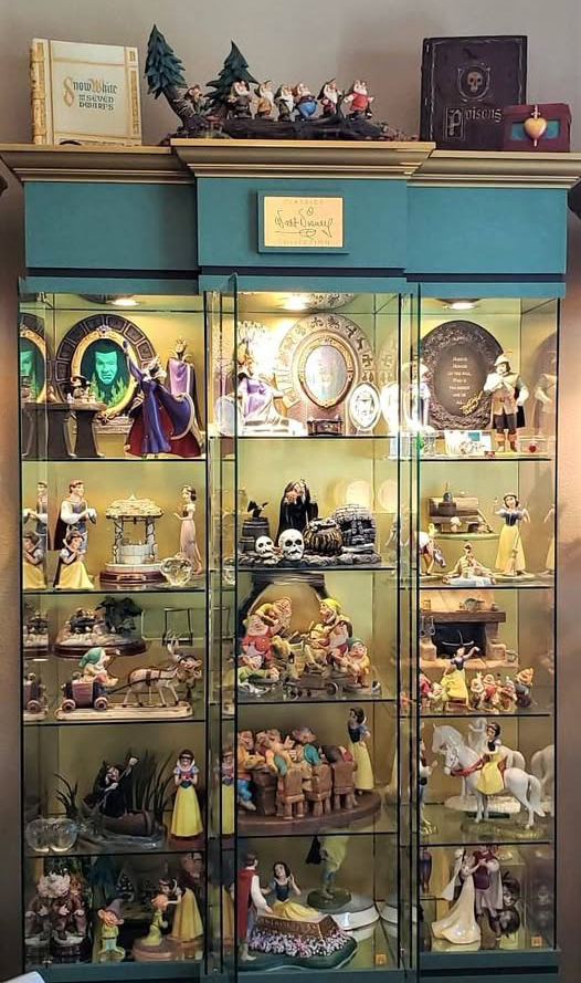 WDCC Display Case: Retail Triple Cabinet