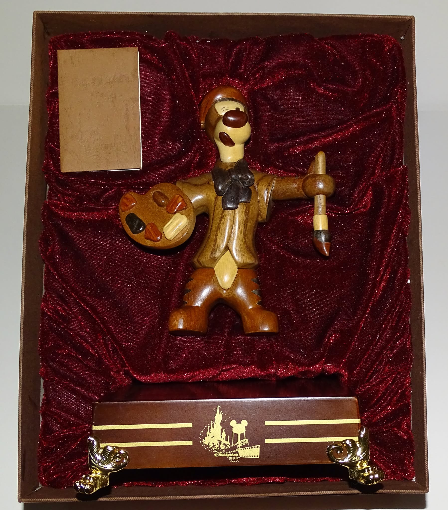 Collectors Wooden Gallery - Tigger